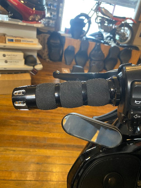 Avon Gatlin TBW Handlebar Hand Grips 2008-2024 Harley Softail Touring FLHR FLHX