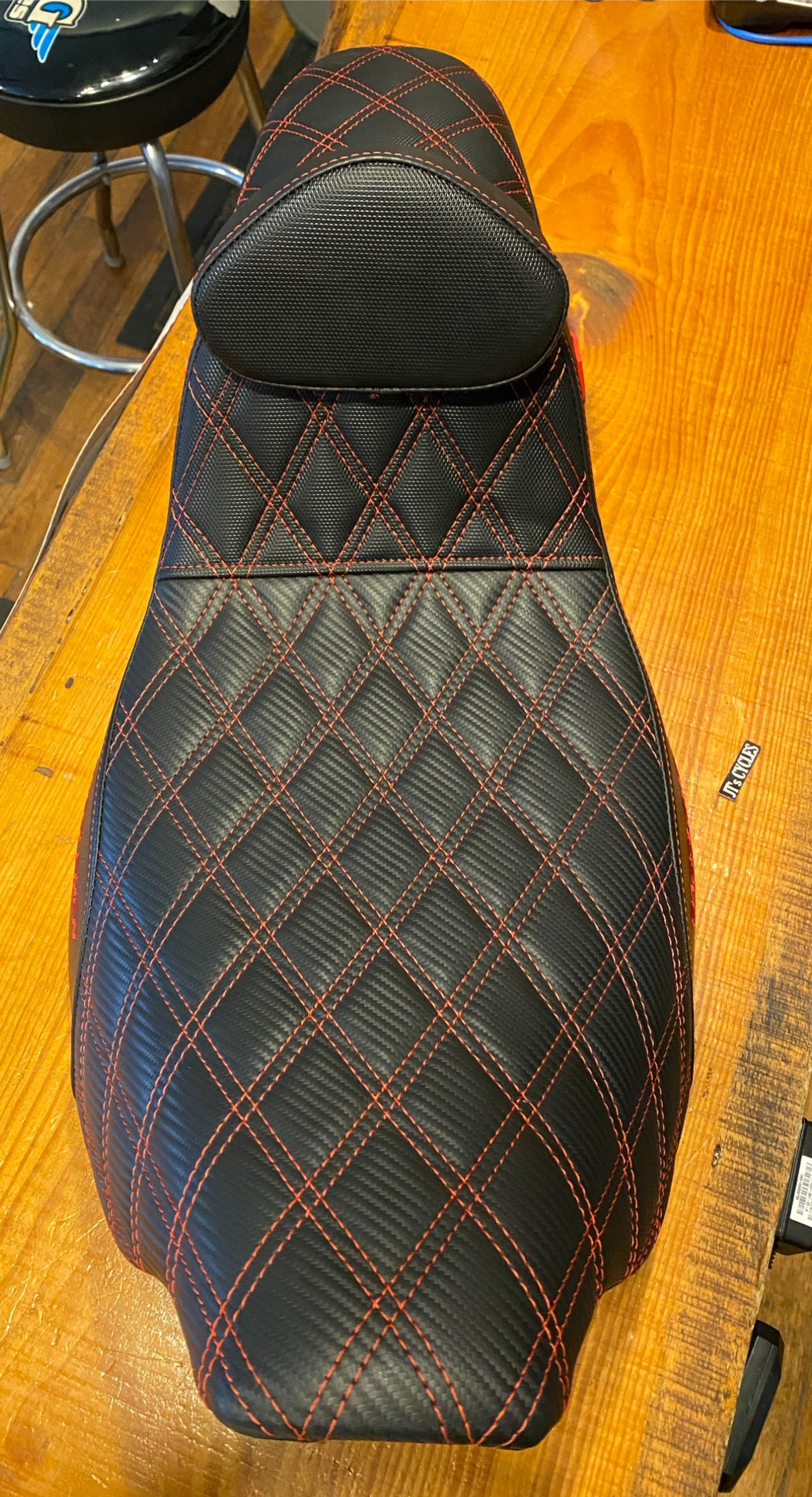 Saddlemen SDC Pro Series Red Lattice Seat & Backrest for 2008-24 Harley Touring
