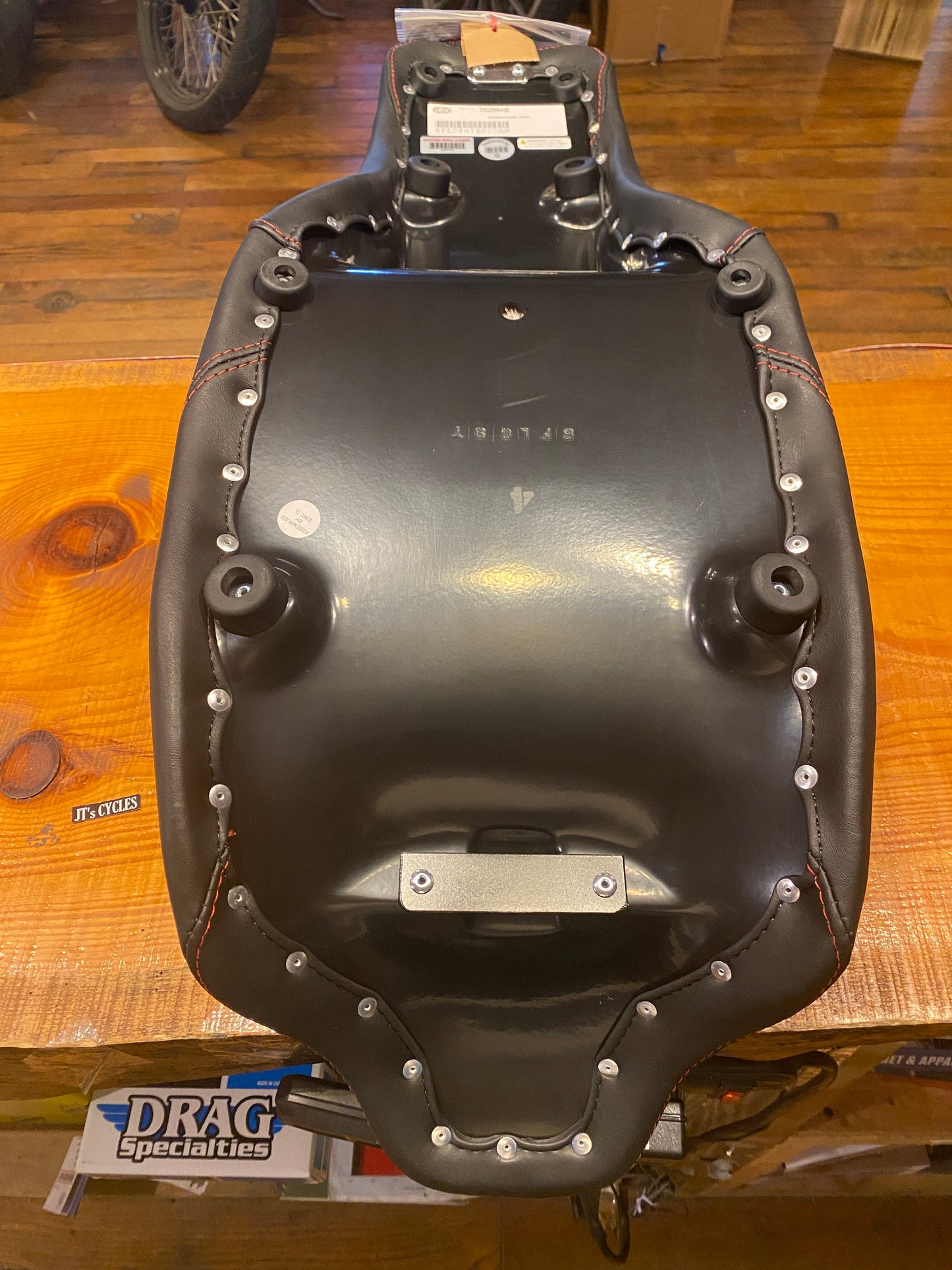 Mustang Squareback Red Diamond Stitch Seat fits 2008-2024 Harley Touring 75299AB