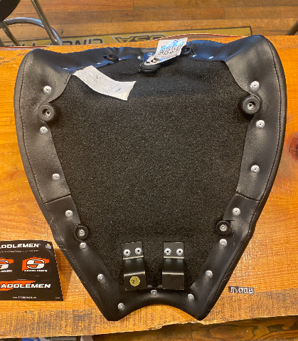 Saddlemen Renegade Knuckle Solo Gel Seat fits 2022-2024 Indian Chief Dark Horse
