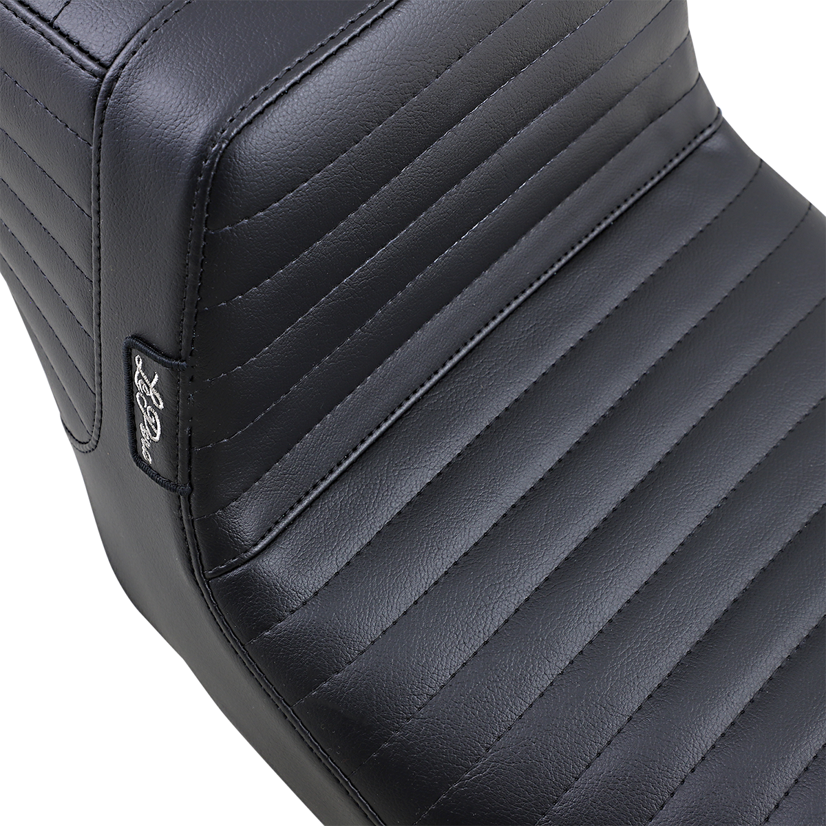 Le Pera Tailwhip Pleated Seat fits 2008-2024 Harley Touring Models LK-587PT