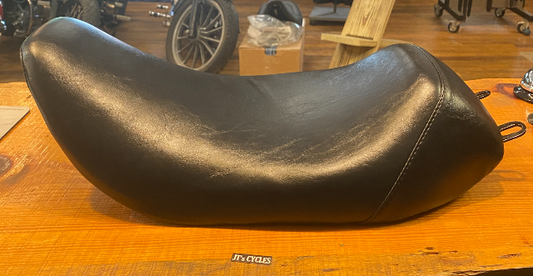 Le Pera Bare Bones Solo Seat for 2002-2007 Harley Davidson Road King FLHR FLHRS