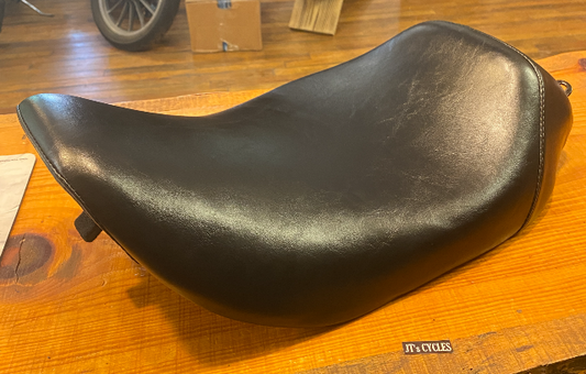 Le Pera Bare Bones Solo Seat for 2002-2007 Harley Davidson Road King FLHR FLHRS
