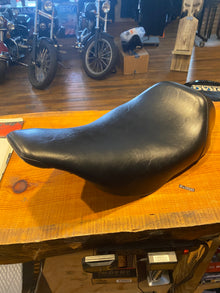 Le Pera Bare Bones Smooth Solo Seat for 2002-2007 Harley Electra Road Glide