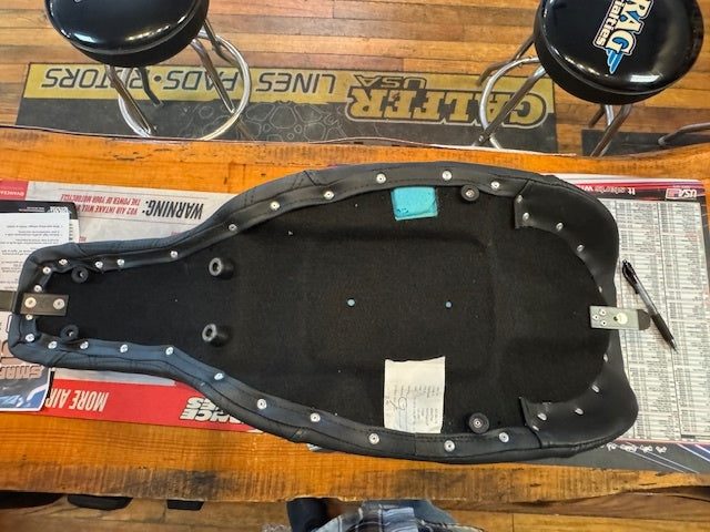 Saddlemen Black Step-Up Lattice Seat for 1997-2007 Harley Touring FLHX FLHR
