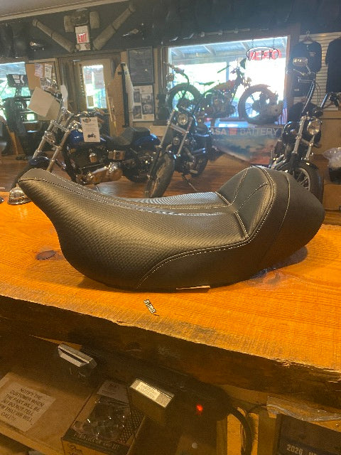 Saddlemen Dominator Extended Reach Solo Gel Seat for 2008-2025 Harley Touring