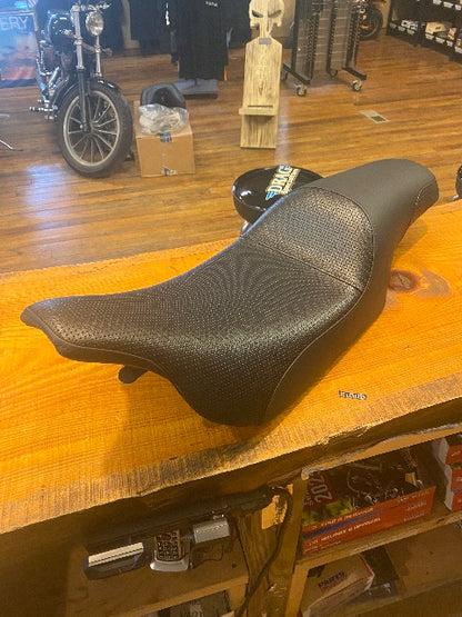 Saddlemen Basket Weave Profiler Gel Seat fits 1997-2007 Harley Touring FLHT FLTR