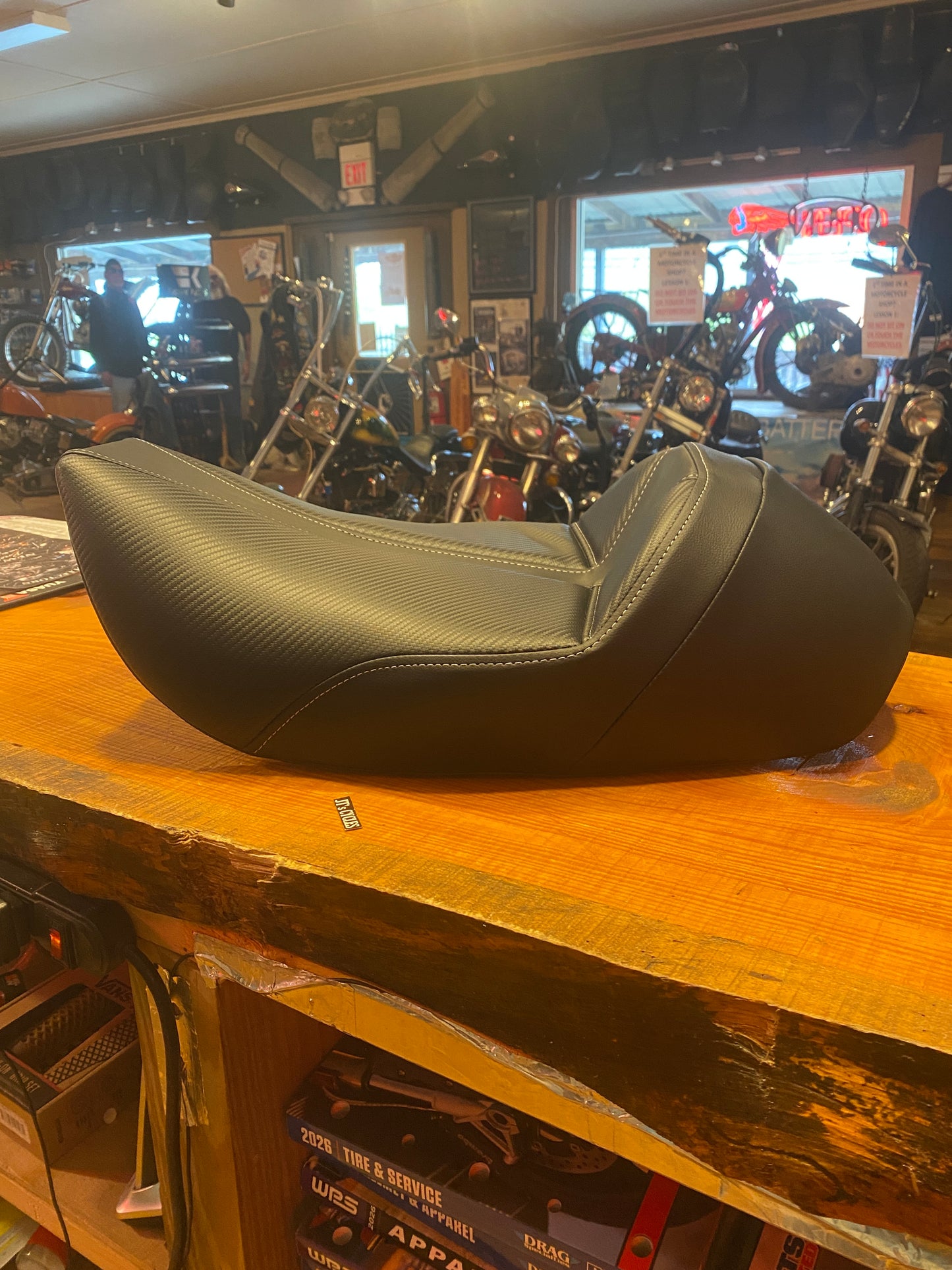 Saddlemen Dominator Solo Gel Seat fits 1997-2007 Harley Road King Street Glide