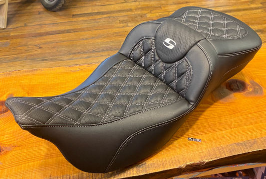 Saddlemen Roadsofa Silver Lattice Extended Seat w/ Backrest 08-24 Harley Touring