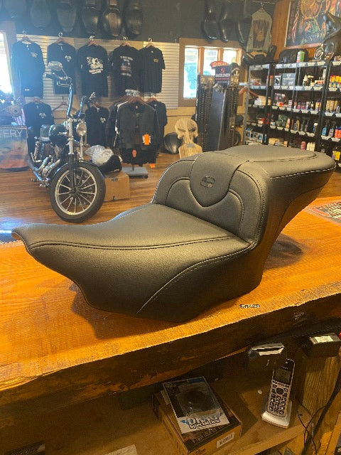 Saddlemen Roadsofa Stitched Gel Seat fits 2023-2026 Harley Road Street Glide
