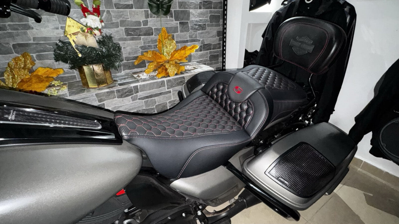 Saddlemen Roadsofa Red Honeycomb Extended Gel Seat for 2008-2025 Harley Touring