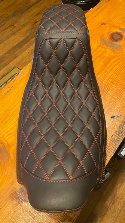 Mustang Squareback Red Diamond Stitch Seat fits 2008-2024 Harley Touring 75299AB