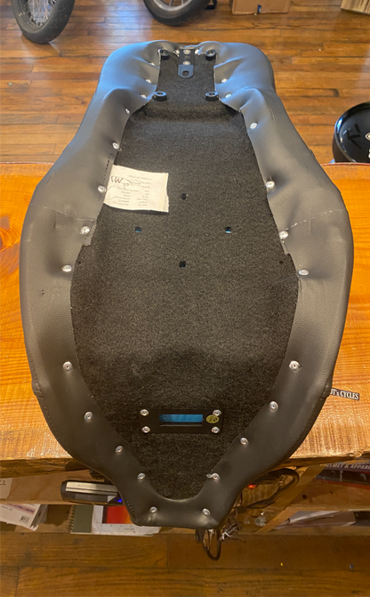 Saddlemen Roadsofa Carbon Lattice Gelcore Seat for 2008-2024 Harley Touring