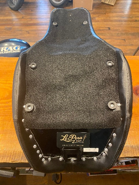 Le Pera Tailwhip Diamond Grip Seat 2023-2025 Harley Touring Road Street Glide