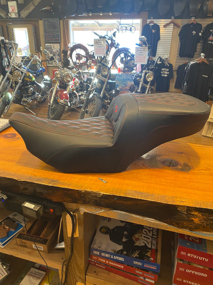 Saddlemen Roadsofa Red Lattice Stitch Gel Seat for 2023-2025 Harley Touring