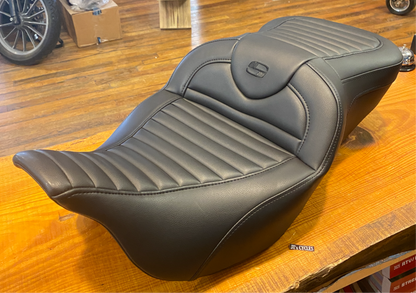 Saddlemen Roadsofa Tuck n Roll Gel Seat fits 2008-2024 Harley Touring FLTR FLHX
