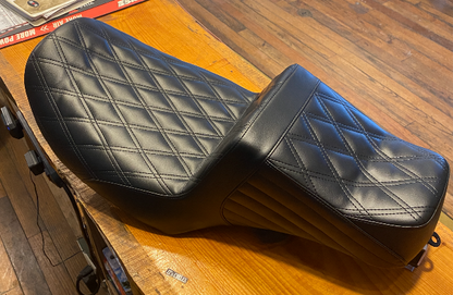 Le Pera Tailwhip Daddy Long Legs Seat for 2023-2026 Harley Touring Road Glide
