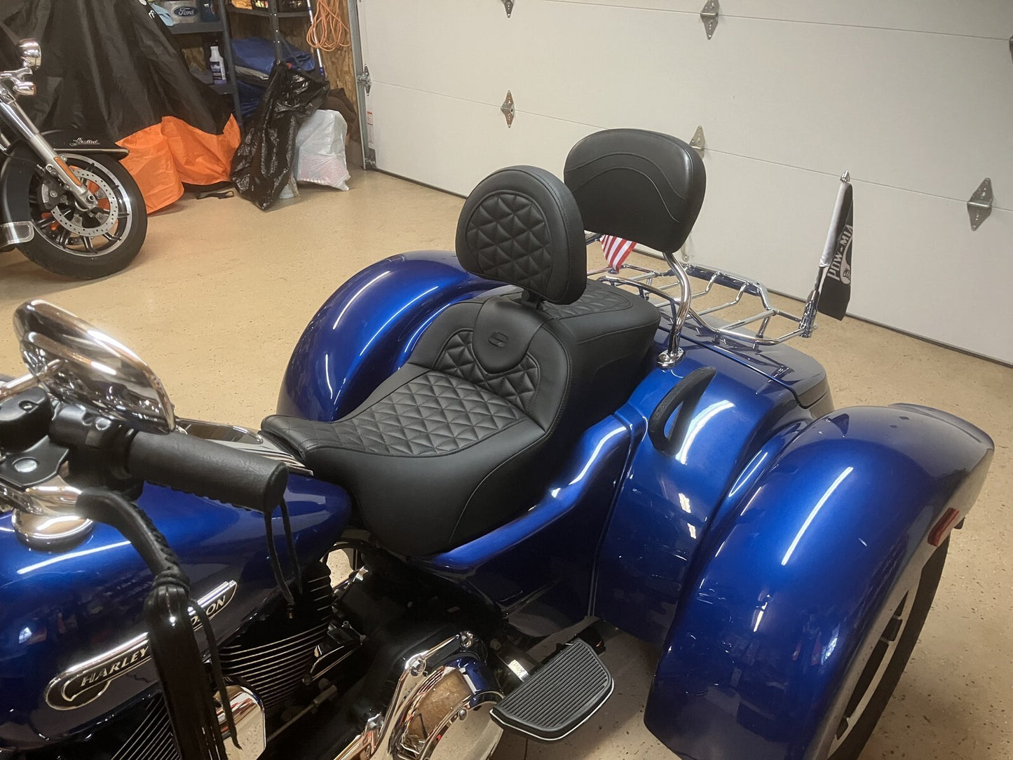 Saddlemen Roadsofa Tri-Gripper Seat & Backrest 2015-2025 Harley Freewheeler RG3