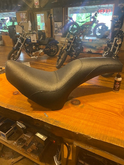 Saddlemen ProfileR Smooth Low Gel Seat fits 2000-06 Harley Softail Fat Boy FXST
