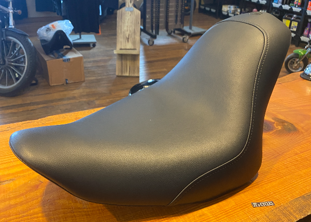 Saddlemen S3 Super Slammed Solo Gel Seat for 2006-2017 Harley Softail FXST FLSTF