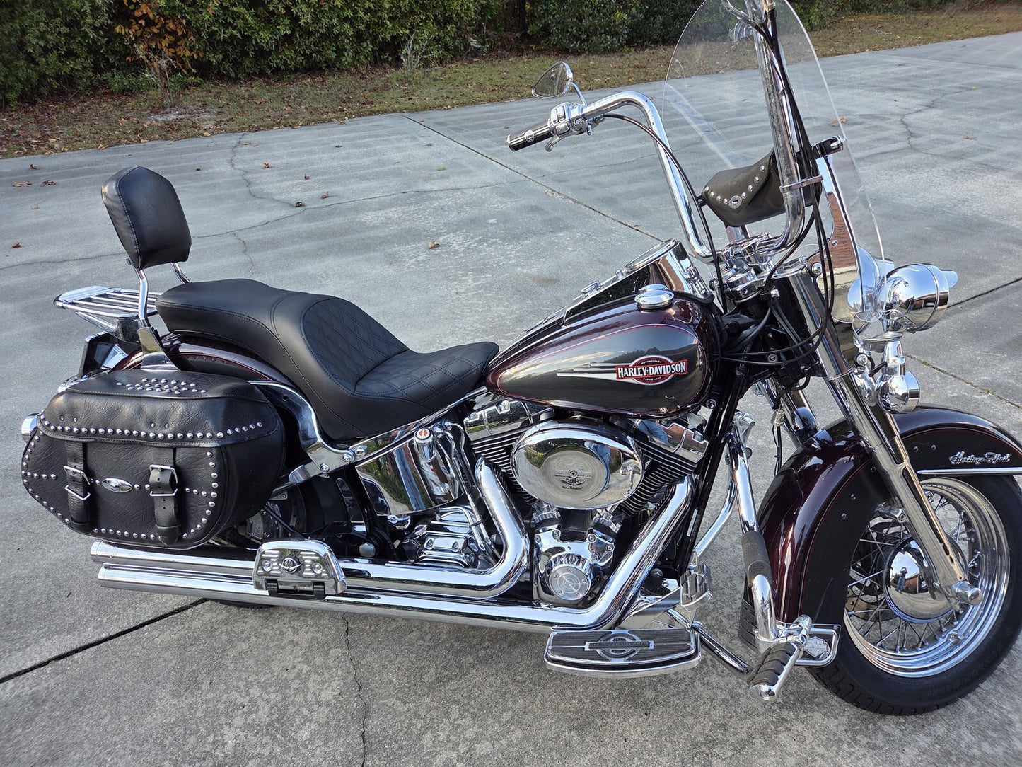 Saddlemen Explorer Lattice Gel Seat fits 2006-17 Harley Softail Heritage Classic