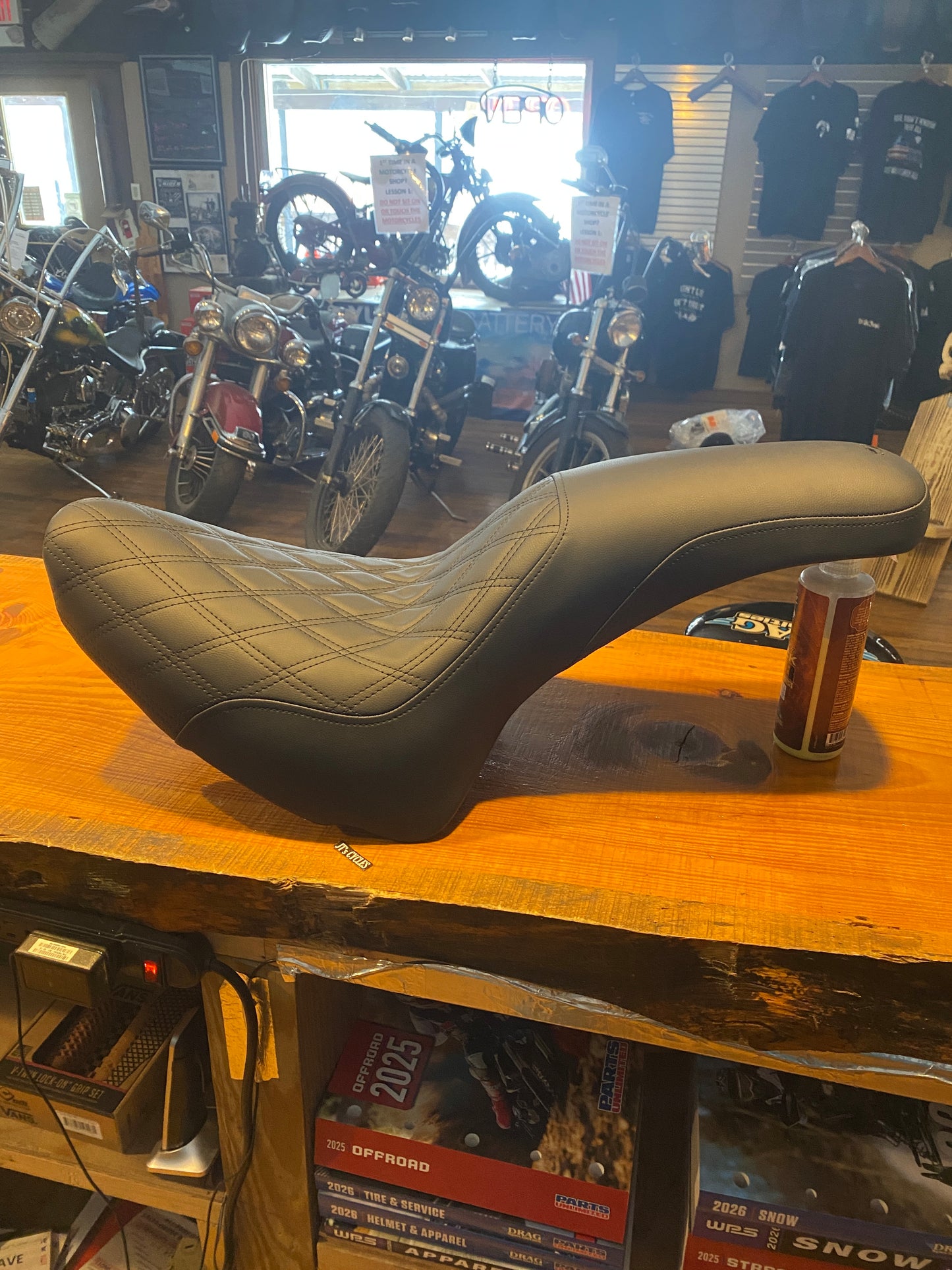 Saddlemen Profiler Lattice Low Seat 2000-2006 Harley Softail Heritage Fat Boy
