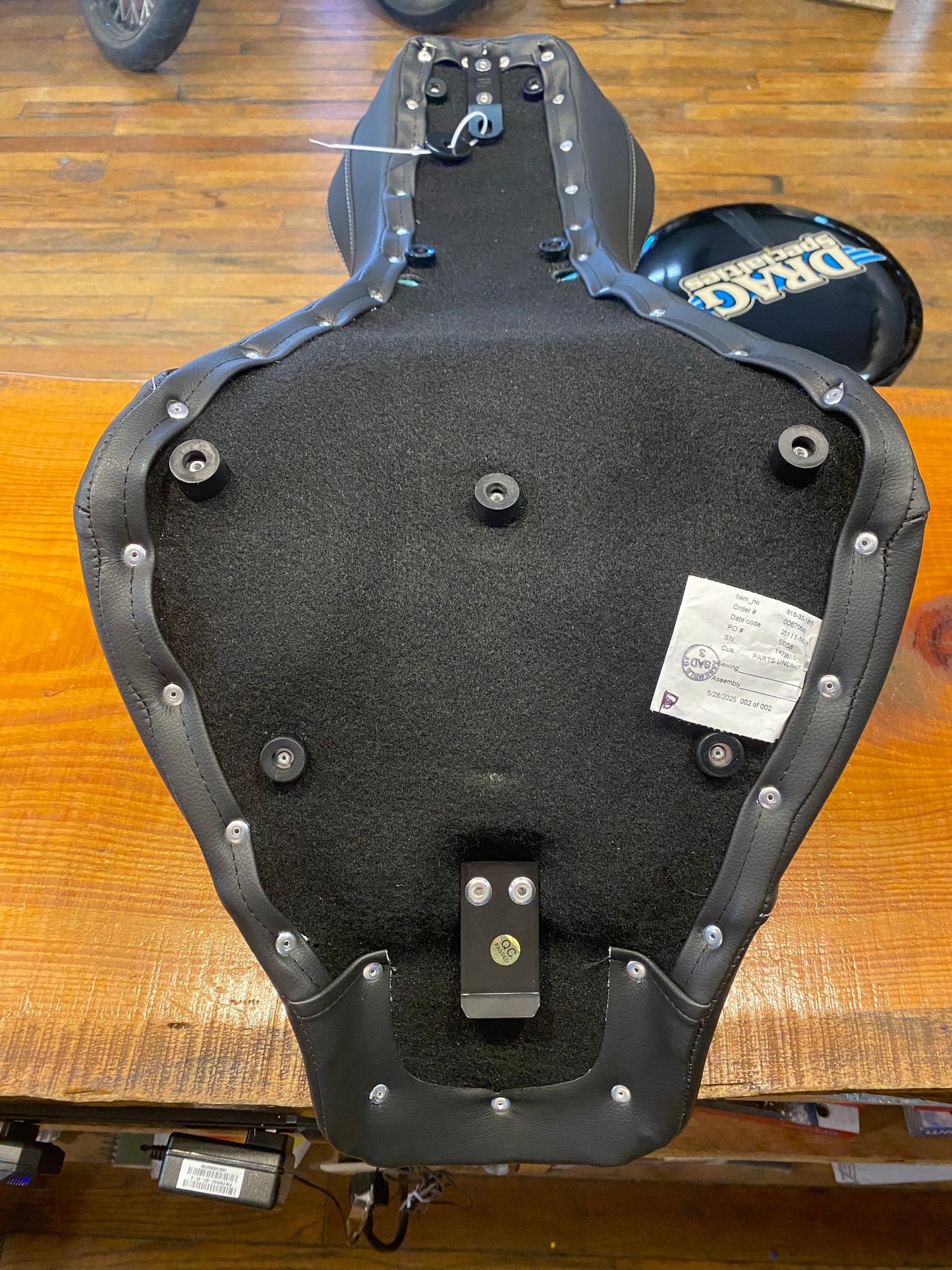 Saddlemen Roadsofa Carbon Fiber Gel Seat for 2018-2025 Harley Softail Heritage