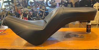 Saddlemen Roadsofa Carbon Fiber Gel Seat for 2018-2025 Harley Softail Heritage