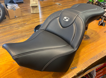 Saddlemen Roadsofa Carbon Fiber Gel Seat for 2018-2025 Harley Softail Heritage