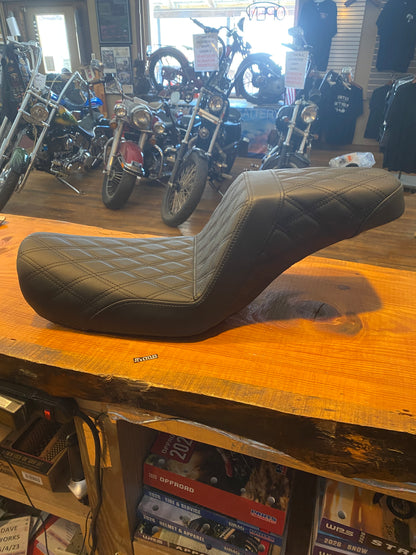 Saddlemen Step Up Black Lattice Stitch Gel Seat for 2004-2005 Harley Dyna FXD