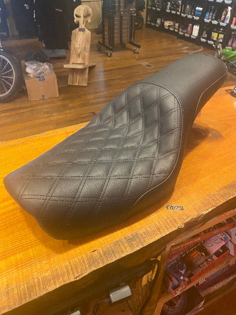 Saddlemen Profiler Lattice Low Seat for 2004-2005 Harley Davidson Dyna FXD FXDL