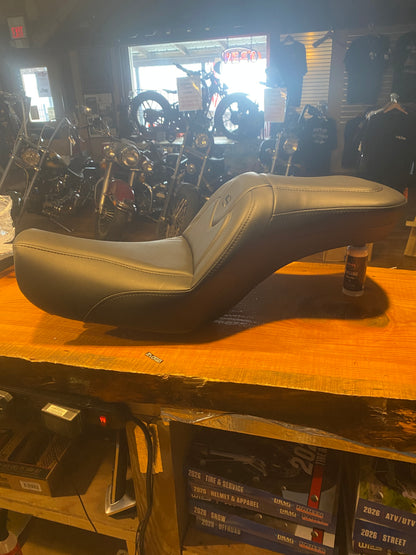 Saddlemen Roadsofa Stitched Gel Seat fits 2004-2005 Harley Dyna Wide Glide FXDWG