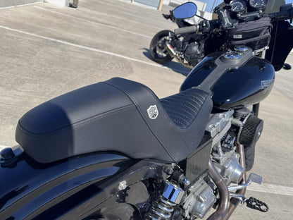Saddlemen Pro Series SDC Carbon Tuck n Roll Gel Seat for 1996-2003 Harley Dyna
