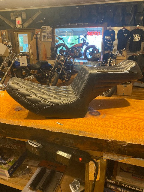 Le Pera Tailwhip Diamond Stitch Seat fits 1982-1994 Harley Low Rider FXR FXRS