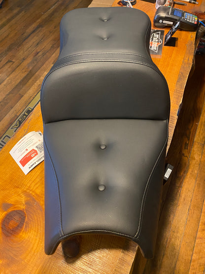Saddlemen Roadsofa Heated Pillow Top Gel Seat for 2020-2024 Indian Challenger
