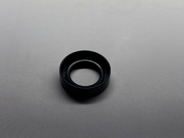 James Gasket Pair Wheel Seal fits 1973-1984 Harley Touring Sportster Dyna