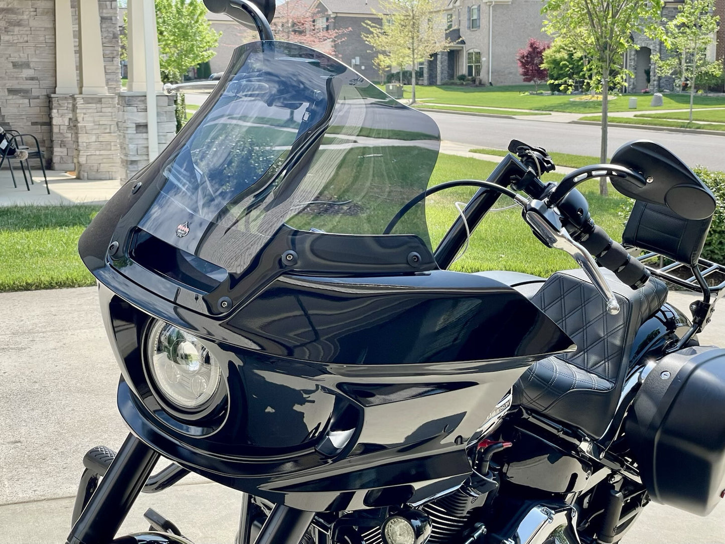 Klock Werks Flare 8" Dark Smoke Windshield 2022-2025 Harley Softail Low Rider ST