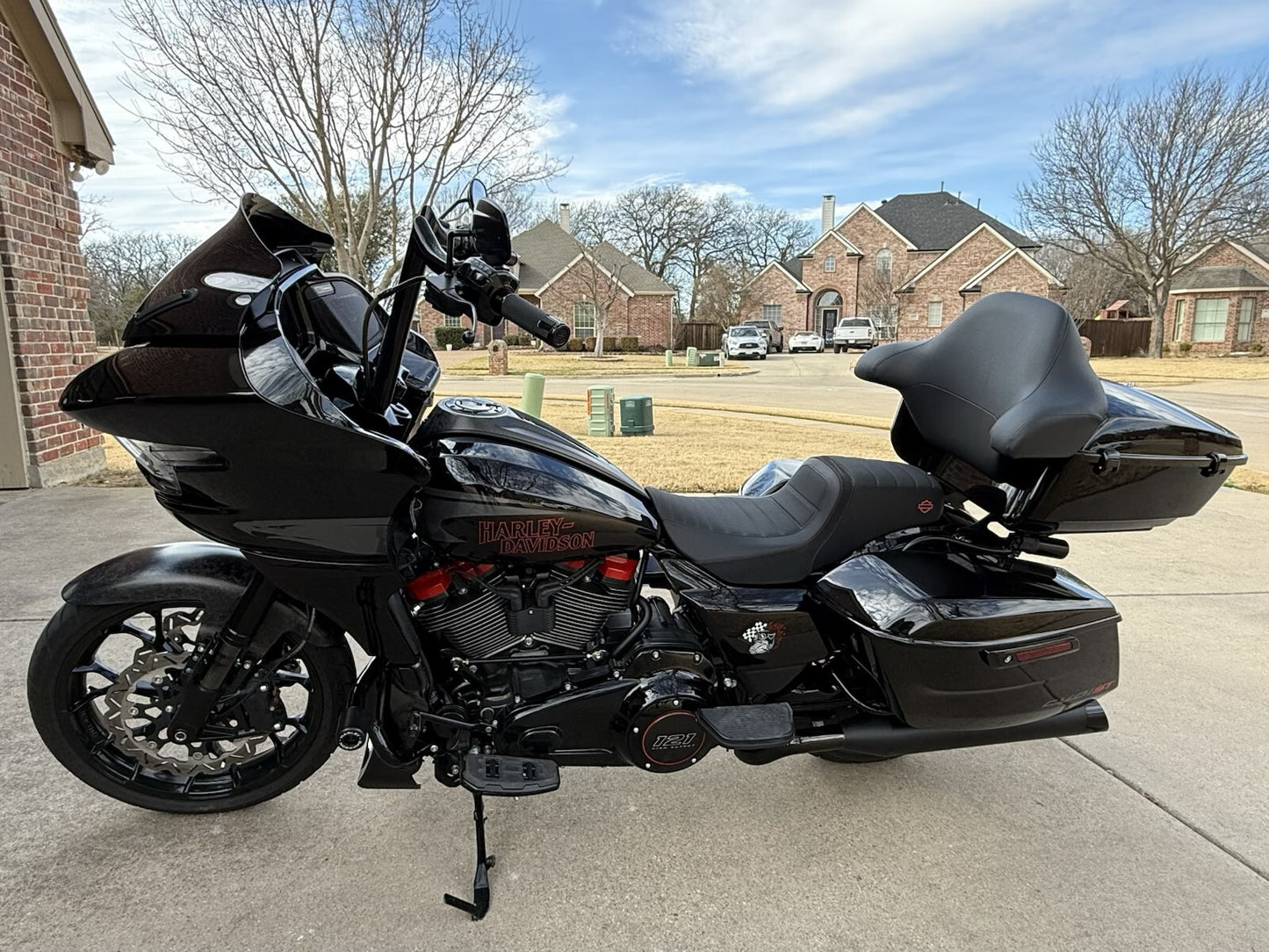 Klock Werks Sport Flare 10" Black Windshield for 2023-25 Harley Road Glide FLTR