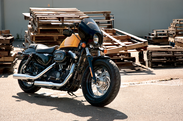 Memphis Shades Gauntlet Fairing & Black Mount kit 10-19 Harley Sportster XL 48