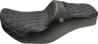 Slyfox Chariot Silver Diamond Stitch Seat for 2023-2026 Harley Road Street Glide