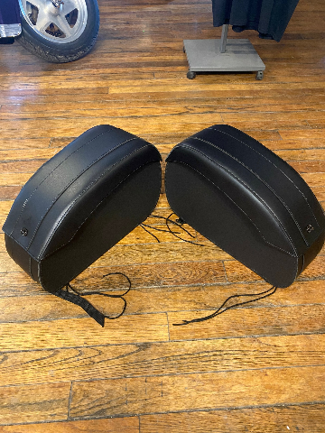 Saddlemen Cruis'n Deluxe Black Leather Saddlebag & Supports fits Harley Davidson