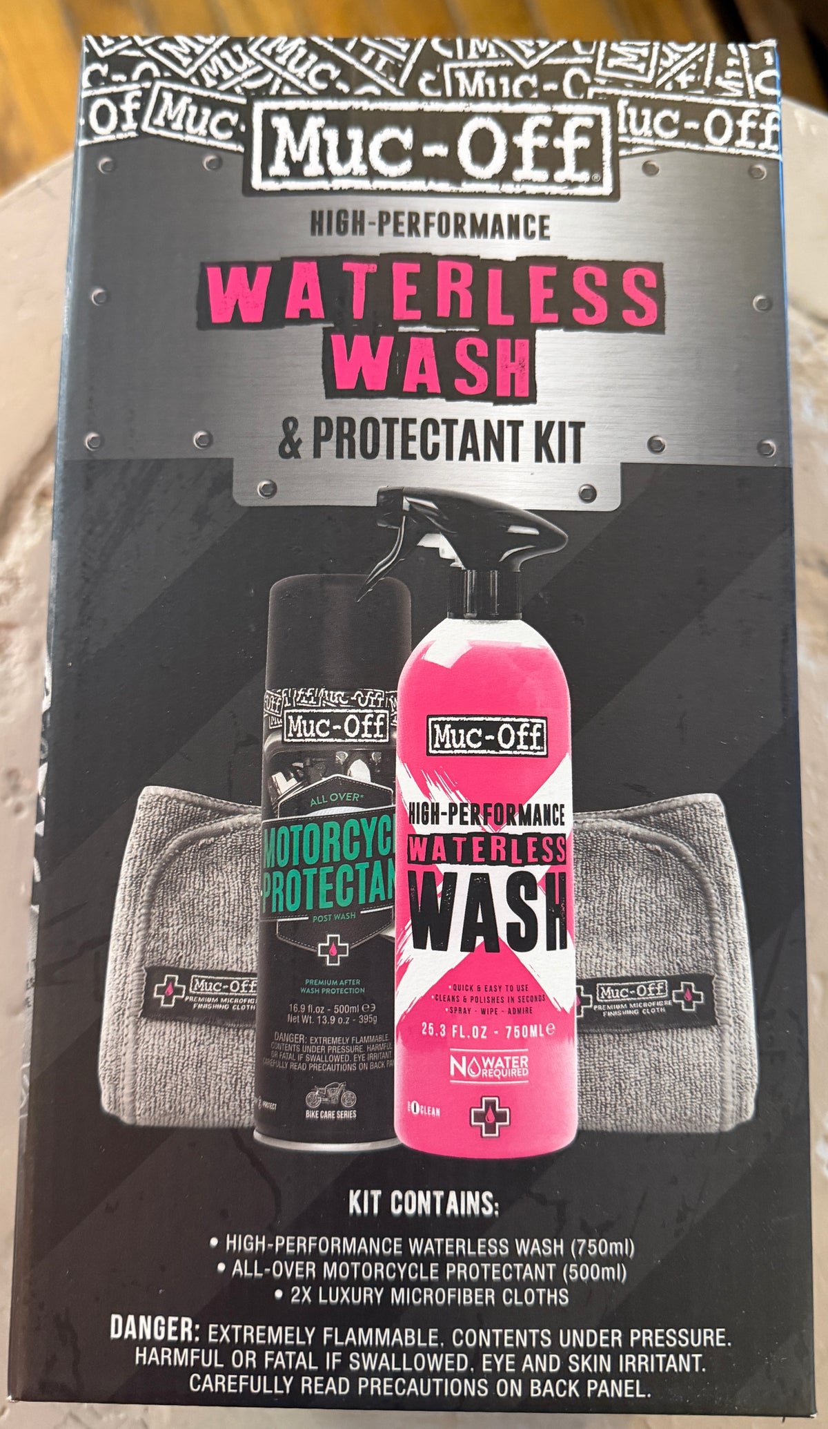 Muc-Off Motorcycle Waterless Wash & Protectant Kit