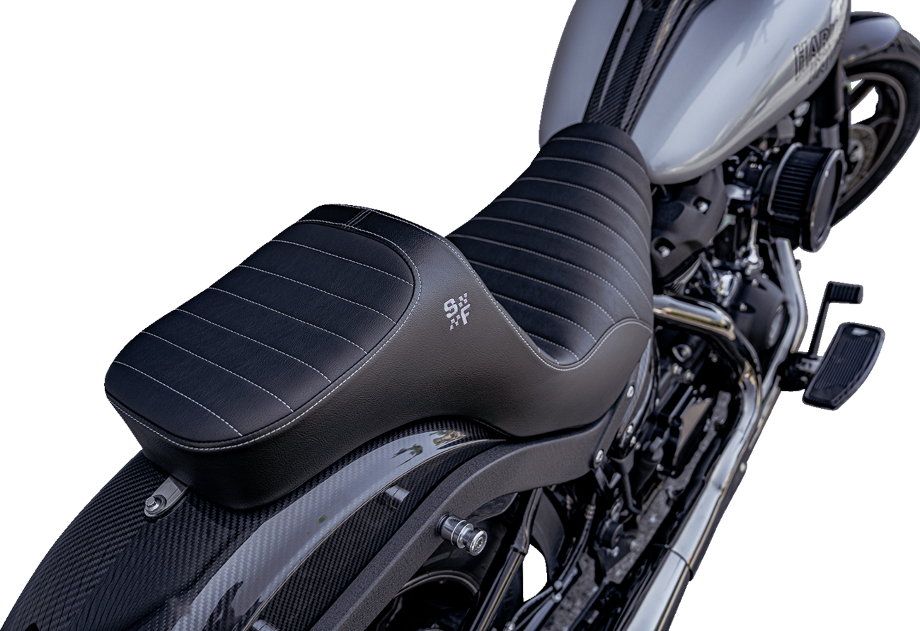Slyfox Chariot Silver Classic Seat for 2018-2026 Harley Softail Low Rider FLSB