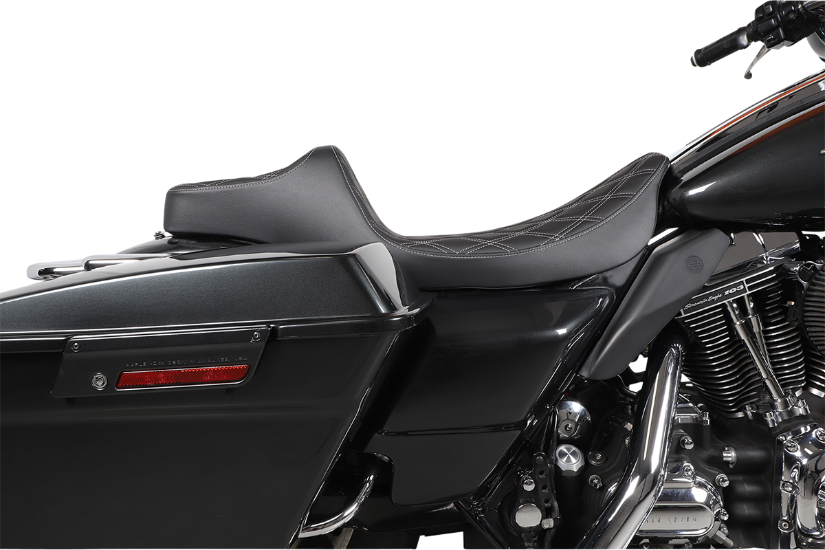 Drag Specialties Predator III Extended Diamond Seat fits 1997-07 Harley Touring