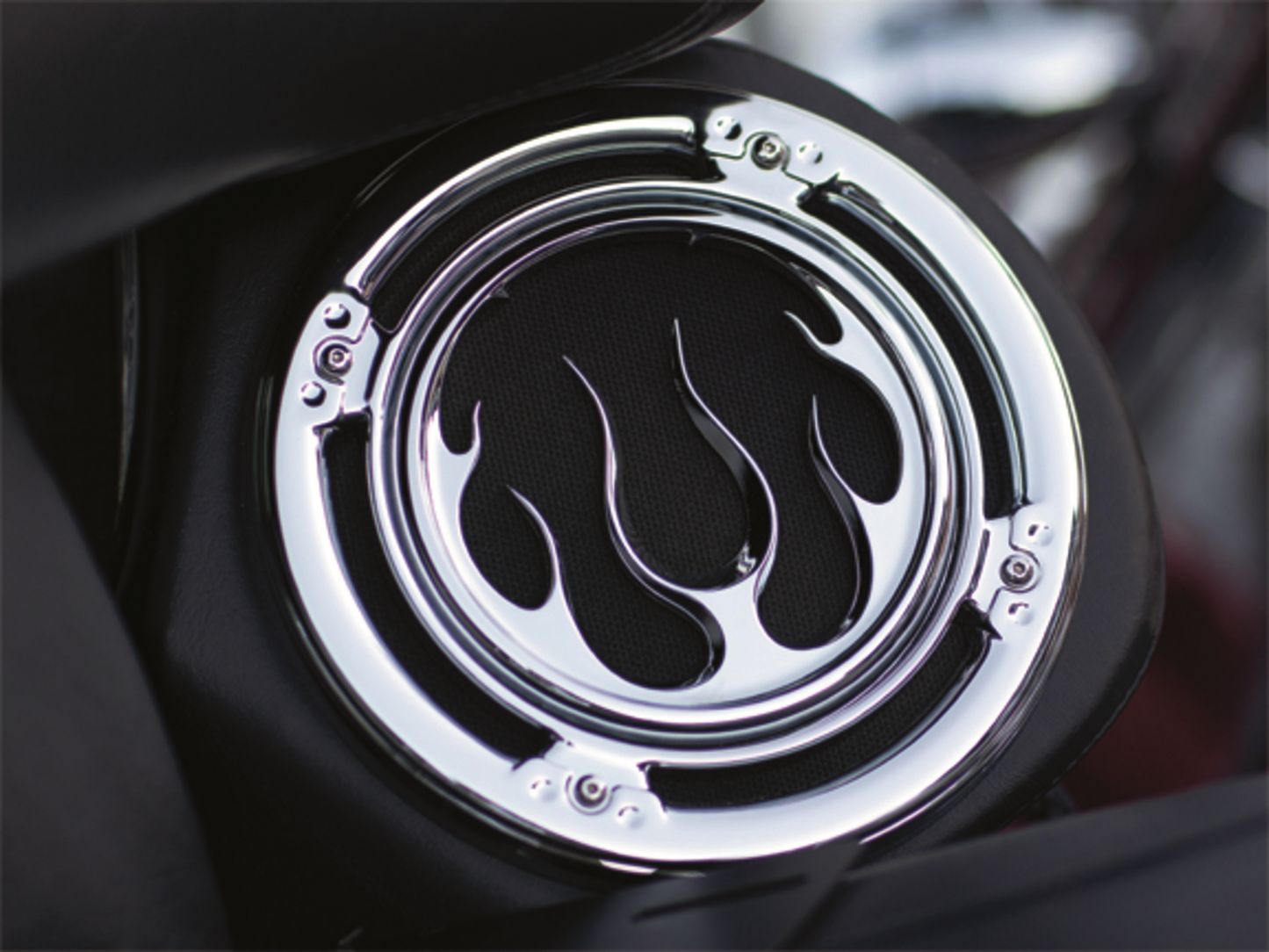 Kuryakyn Flame Front Fairing Dash Speaker Accents 1996-2013 Harley Touring FLHX