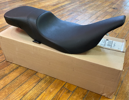 Danny Gray Weekday Low Profile 2-Up Seat fits 1999-2007 Harley Touring FLHT FLHR