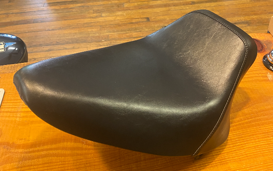 Le Pera Bare Bones Smooth Solo Seat fits 1984-1999 Harley Softail LN-007